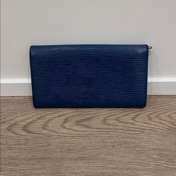 🎄 🫐 VINTAGE Louis Vuitton Epi Leather Wallet - Picture 4 of 11